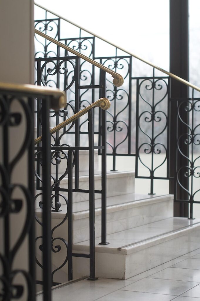 Acasă 21 Balustrade interioare vs. balustrade exterioare – diferențe tehnice și estetice