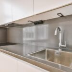 Splashback-ul ca protecție împotriva umezelii și grăsimilor