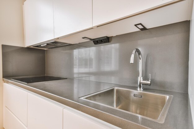 Splashback-ul ca protecție împotriva umezelii și grăsimilor