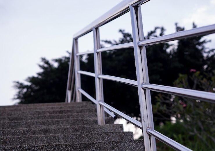 Cum influențează calitatea aluminiului siguranța balustradei