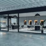 Design modern prin utilizarea sticlei în spații de birouri